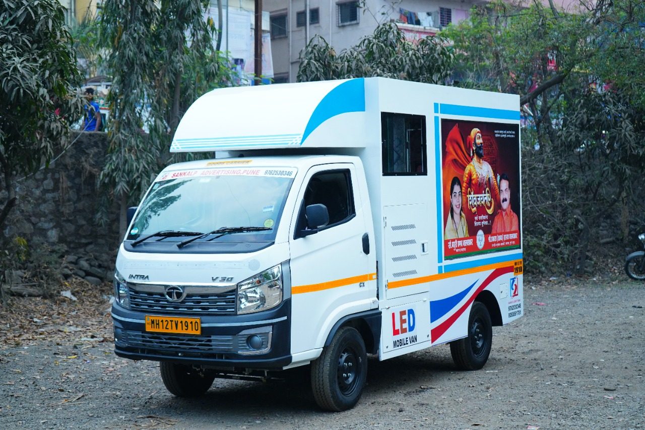 LED van on rent in Pune — mobile LED screen video van for advertising